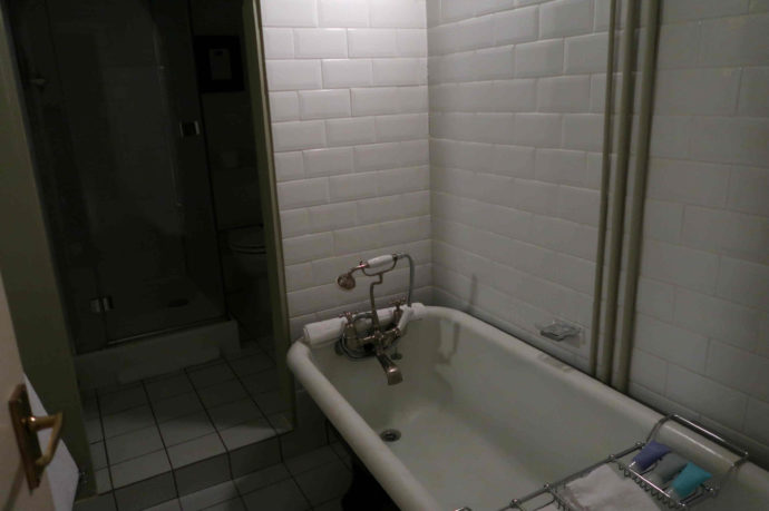 banheiro do hotel em brighton