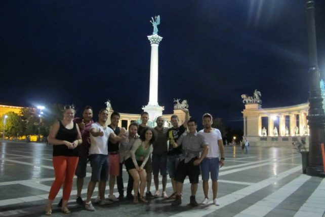com amigos que conheci em eventos do couchsurfing em budapeste