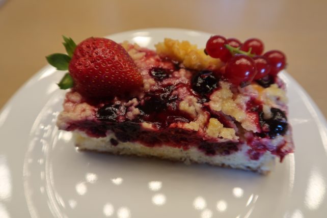 comidas típicas finlandesas - torta de frutas vermelhas