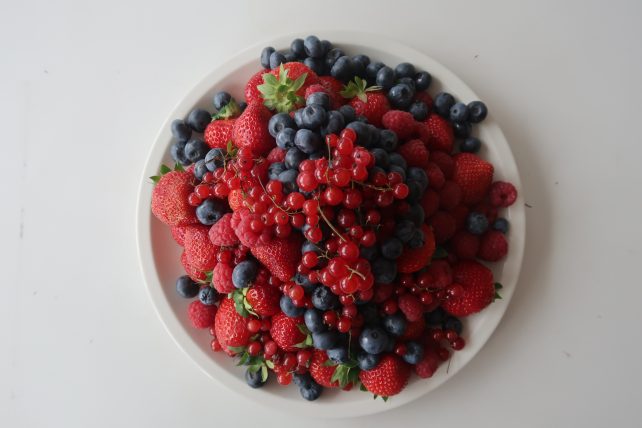 comidas típicas finlandesas - frutas vermelhas
