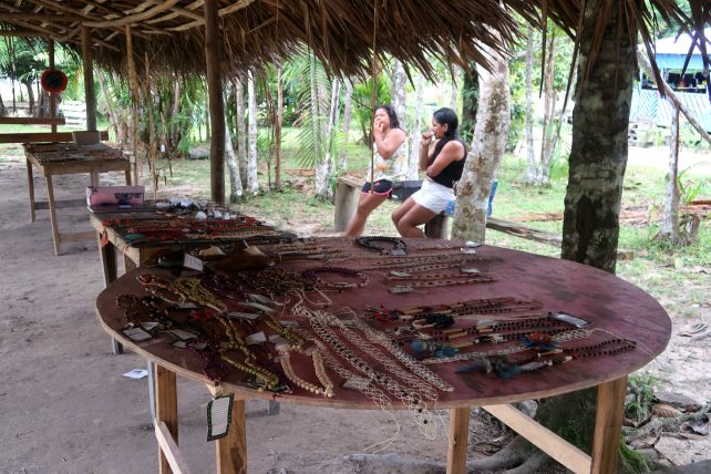 artesanato indígena em nova esperança