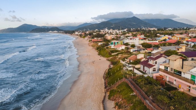 hospedagem em florianópolis - imagem aérea do campeche