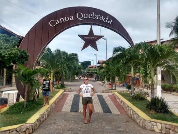 where to stay in canoa quebrada - broadway street