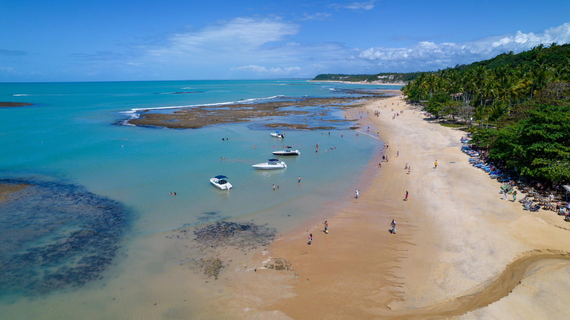 praia do espelho in porto seguro