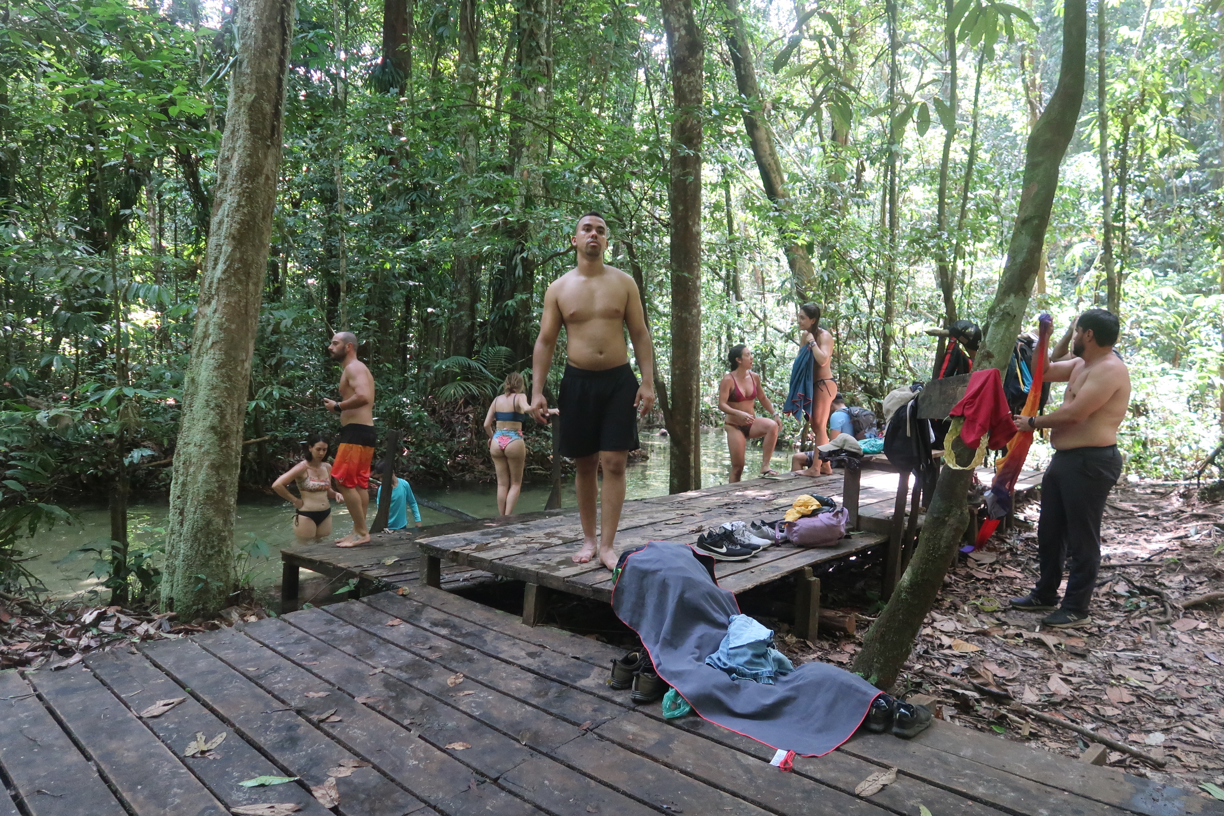 deck no igarapé em jamaraquá