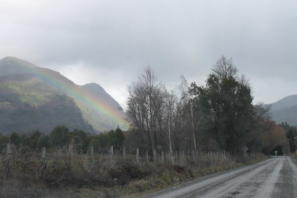 arco-íris na estrada