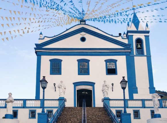 church in ilhabela